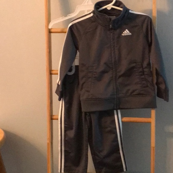 Adidas track jacket & bottom set size 24 months TOTAL OF 3 SETS (3 TOPS 3 PANTS) - Picture 13 of 16